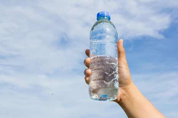 تصویر 2 از آب معدنی عقیق طراوتی ماندگار